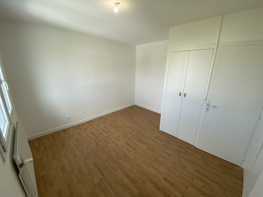 Chambre gauche 3.JPG